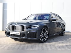 BMW 7-serie - 745e High Executive M Sport Automaat / Schuif-kanteldak / Comfortstoelen / Comfort Access
