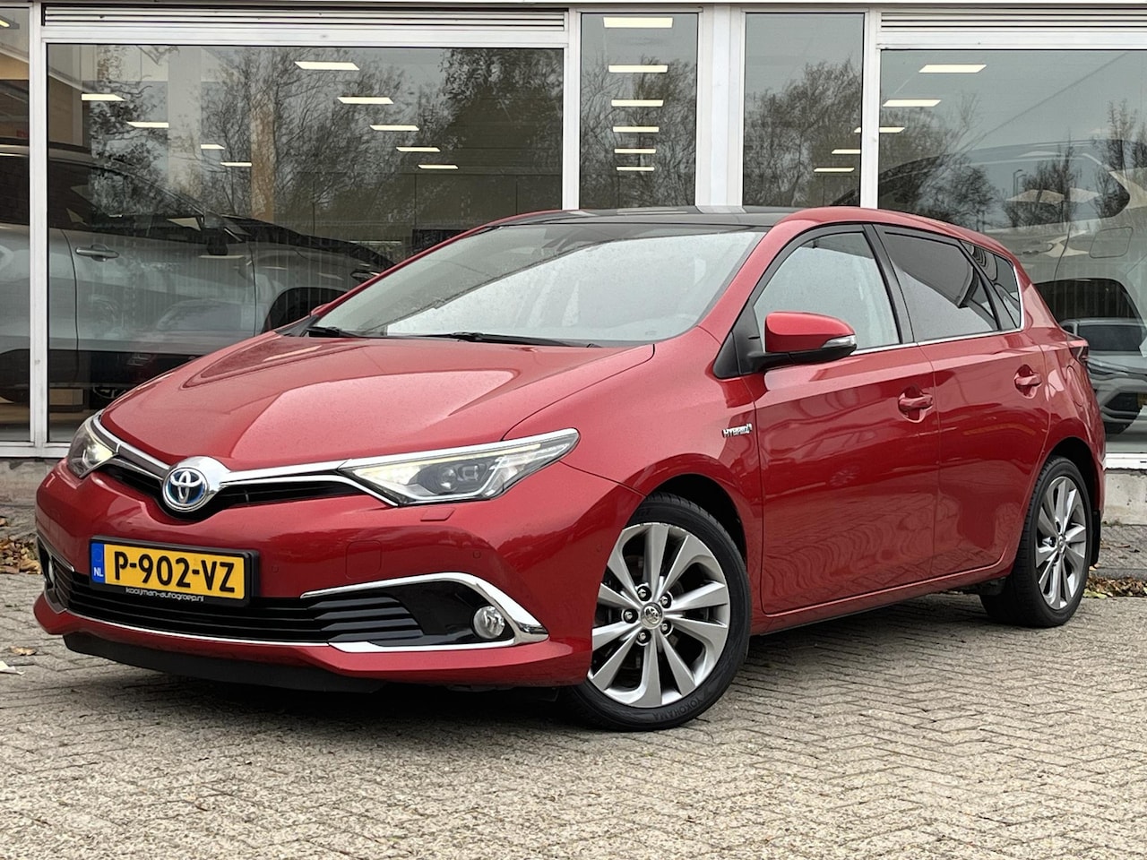 Toyota Auris - 1.8 Hybrid Executive Panoramadak, Parkeersensoren V+A, Privacy Glass, Stoelverwarming, Enz - AutoWereld.nl