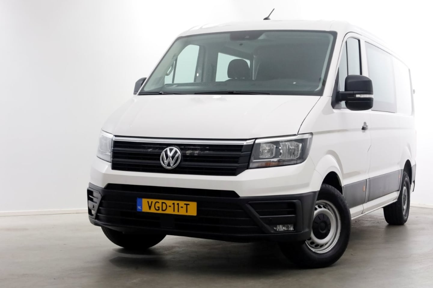 Volkswagen Crafter - 35 2.0 TDI 140pk L3H2 (L2H1) D.C. Comfortline Airco 06-2020 - AutoWereld.nl