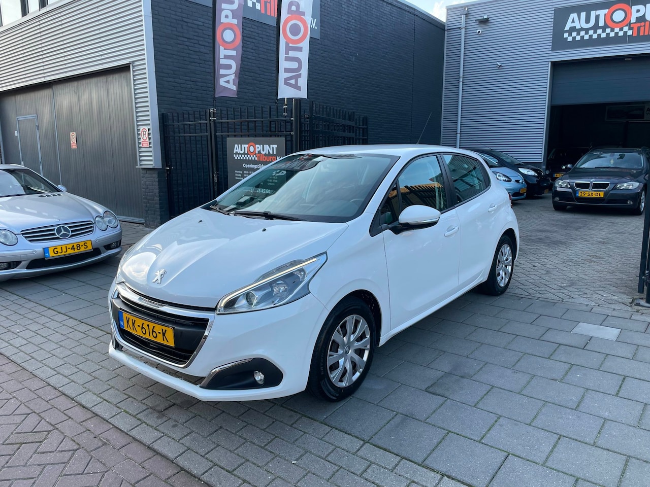 Peugeot 208 - 1.2 PureTech Blue Lion 3e Eig! Navi Airco PDC NAP APK - AutoWereld.nl