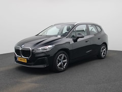 BMW 2-serie Active Tourer - 230e xDrive | AUTOMAAT | TREKHAAK | HEAD-UP DISPLAY | 360 CAMERA | NAVIGATIE | MEMORY STOE
