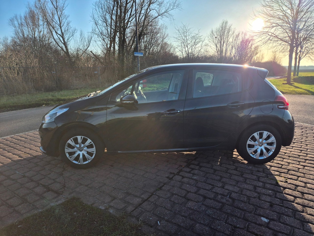 Peugeot 208 - 1.2 PureTech Blue Lion / Apple carpl/Android/ APK 02-02-27 - AutoWereld.nl