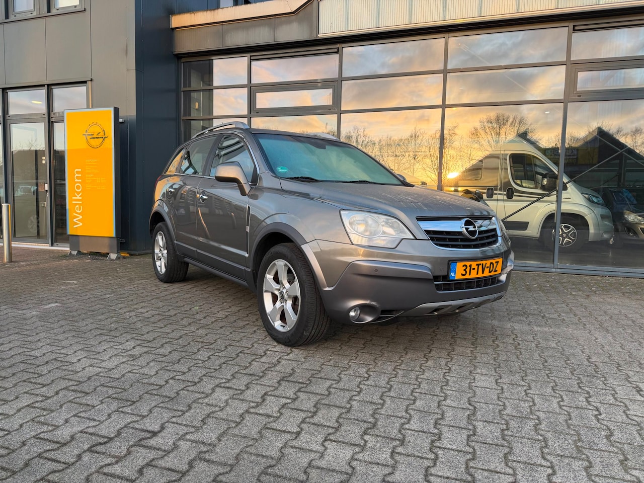 Opel Antara - 2.0 CDTi Cosmo Navigatie achteruit rij camera Aantoonbaar 30duizend kilometer minder gelop - AutoWereld.nl