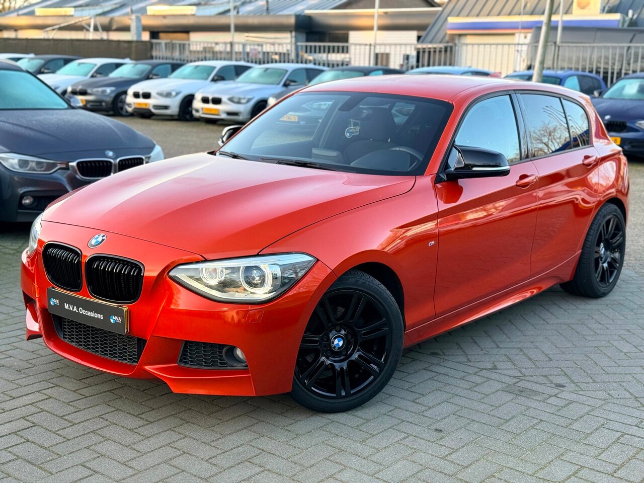 BMW 1-serie - 116i Executive M Sport|Nieuwe Ketting + Klepseals|Navigatie|Keyless|Cruise control|Climate - AutoWereld.nl
