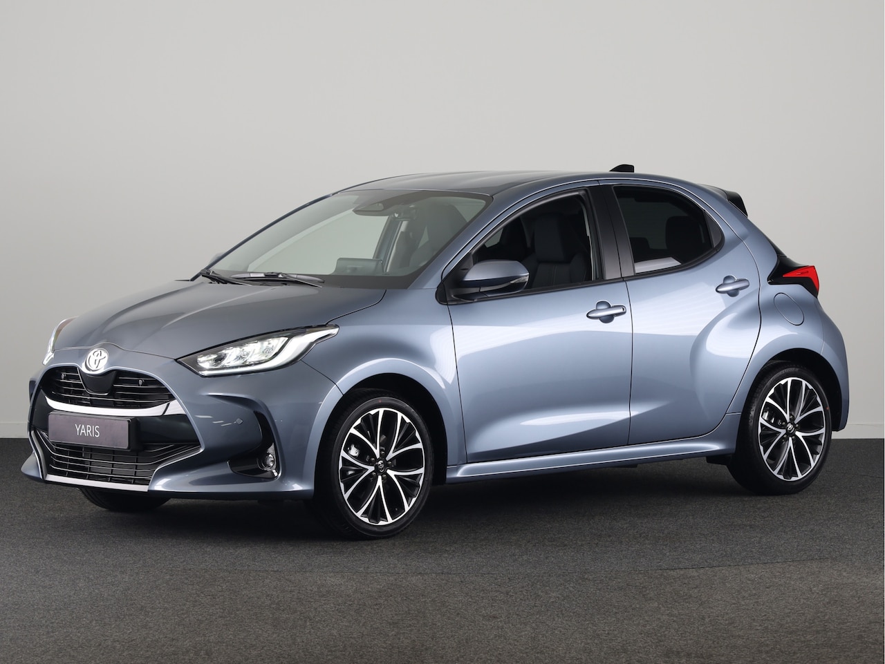 Toyota Yaris - 1.5 Hybrid 115 Dynamic + Comfort Pack *NIEUW* | Direct leverbaar! | Parkeersensoren | Inru - AutoWereld.nl