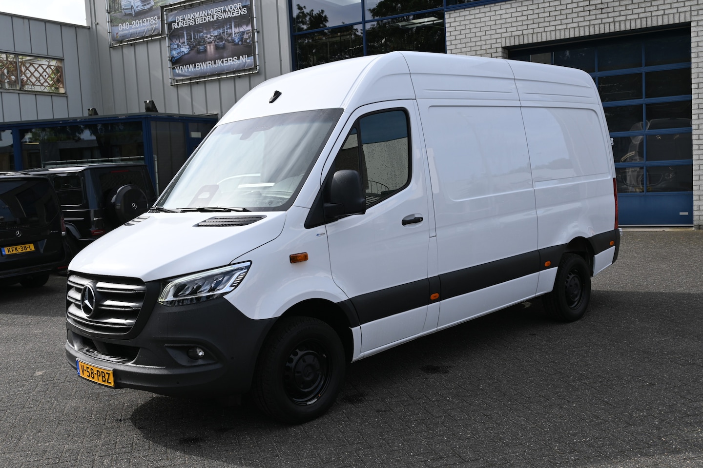 Mercedes-Benz Sprinter - 317 CDI L2H2 Pro LED verlichting, Geveerde stoel, Etc. - AutoWereld.nl