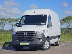 Mercedes-Benz Sprinter - 317 L2H2 Mbux RWD Euro6 Airco Pdc 360Camera BPM-Vrij 170Pk
