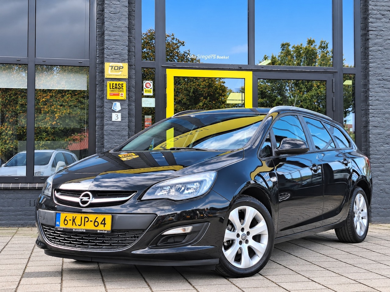 Opel Astra Sports Tourer - 1.4 Turbo | Trekhaak - AutoWereld.nl
