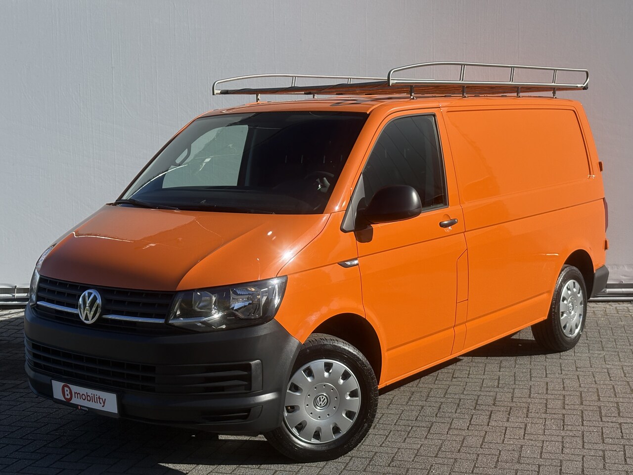Volkswagen Transporter - 2.0 TDI Comfortline Trekhaak Imperial Betimmering | Cruise Control | Apple CarPlay | Navig - AutoWereld.nl