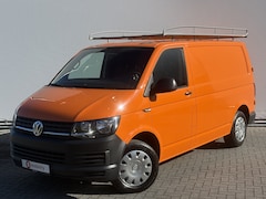 Volkswagen Transporter - 2.0 TDI Comfortline Trekhaak Imperial Betimmering | Cruise Control | Apple CarPlay | Navig