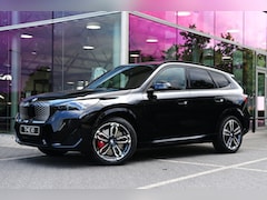 BMW iX1 - eDrive20 M Sport / Panoramadak / Trekhaak / Sportstoelen / Achteruitrijcamera / M Adaptief