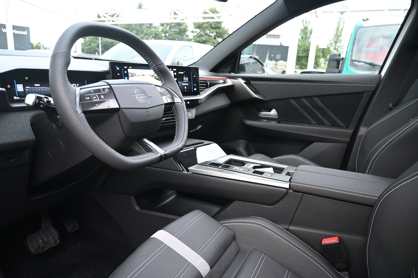 Opel Grandland - Business Edition | Achteruitrijcamera | Comfort plus pakket | Draadloze telefoonlader (Ind - AutoWereld.nl