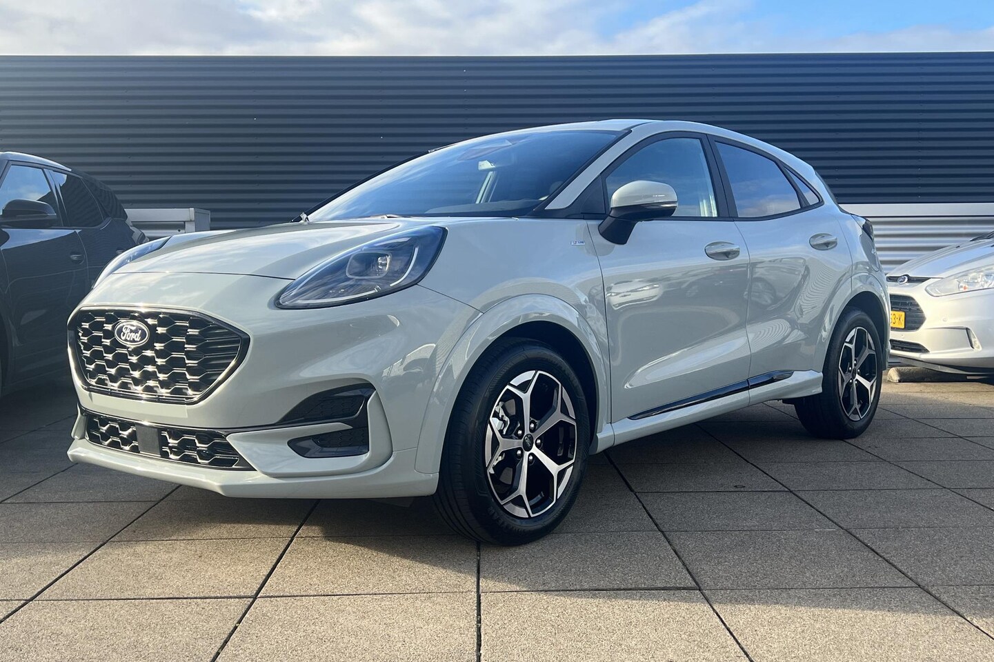 Ford Puma - 1.0 EcoBoost Hybrid ST-Line Nieuw te Bestellen! - AutoWereld.nl
