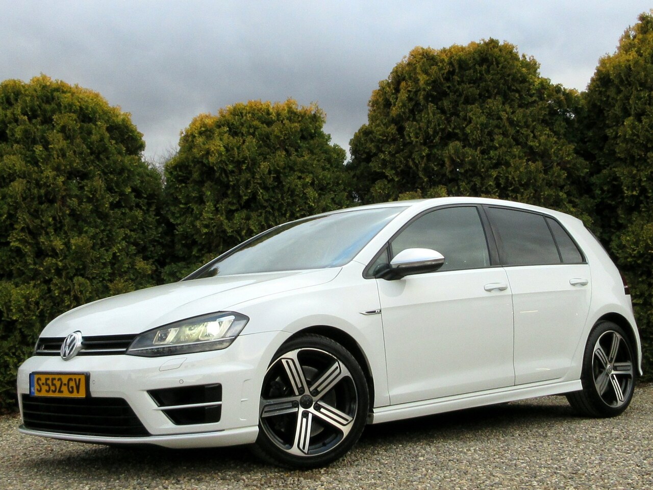 Volkswagen Golf - 2.0 TSI R 4Motion Automaat * Leder * Led * Pdc * - AutoWereld.nl