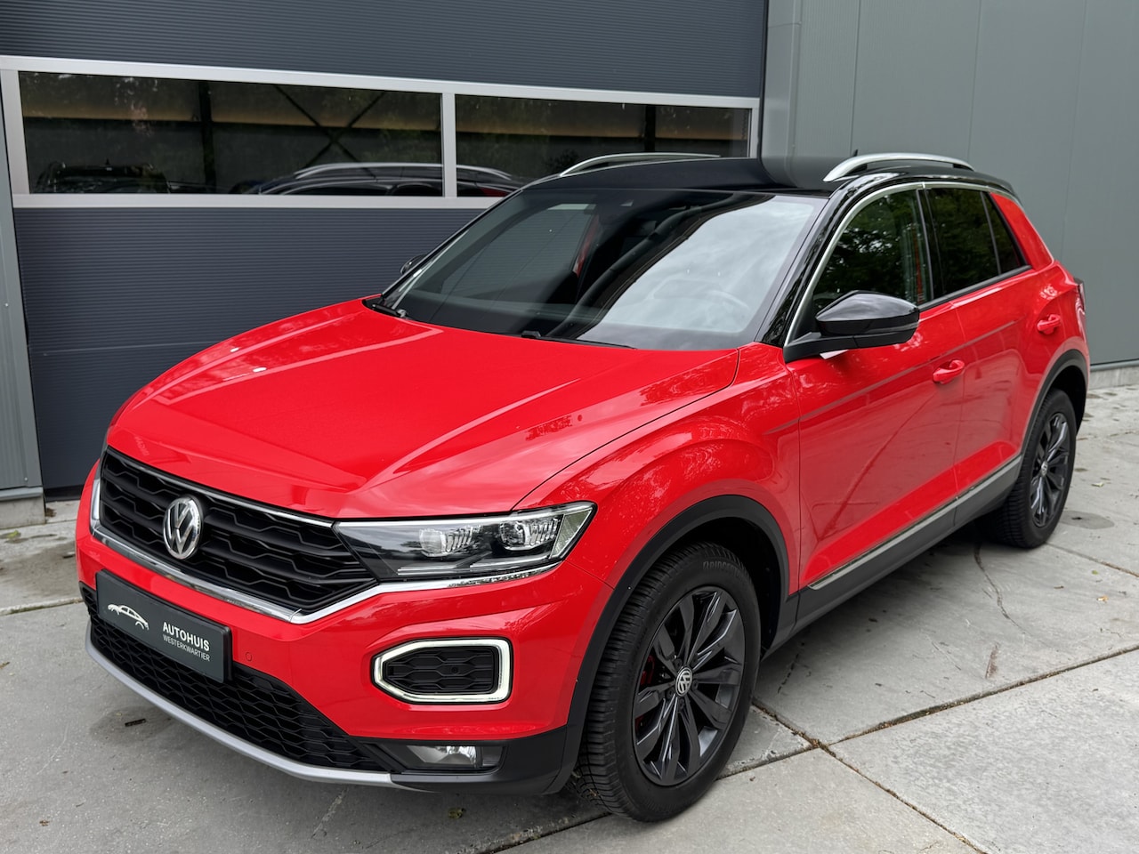Volkswagen T-Roc - 1.5 TSI 150pk DSG Sport Stoelverwarming Virtual Cockpit Navigatie Trekhaak Climate Control - AutoWereld.nl