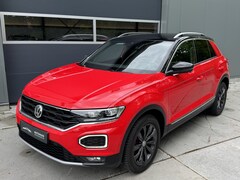 Volkswagen T-Roc - 1.5 TSI 150pk DSG Sport Stoelverwarming Virtual Cockpit Navigatie Trekhaak Climate Control