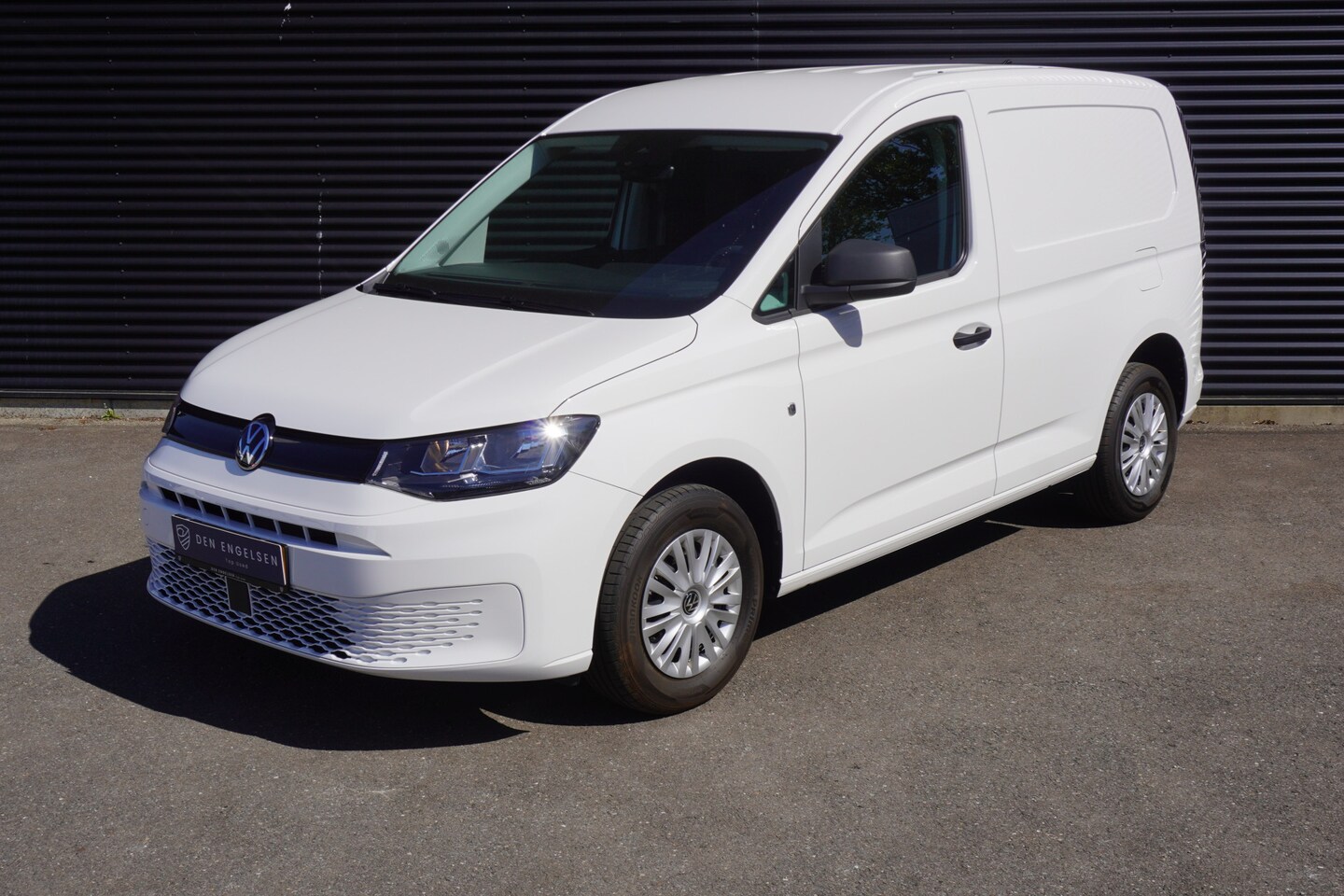 Volkswagen Caddy Cargo - 2.0 TDI Style Airco Cruise control Multifunctioneel stuurwiel Parkeersensoren - AutoWereld.nl
