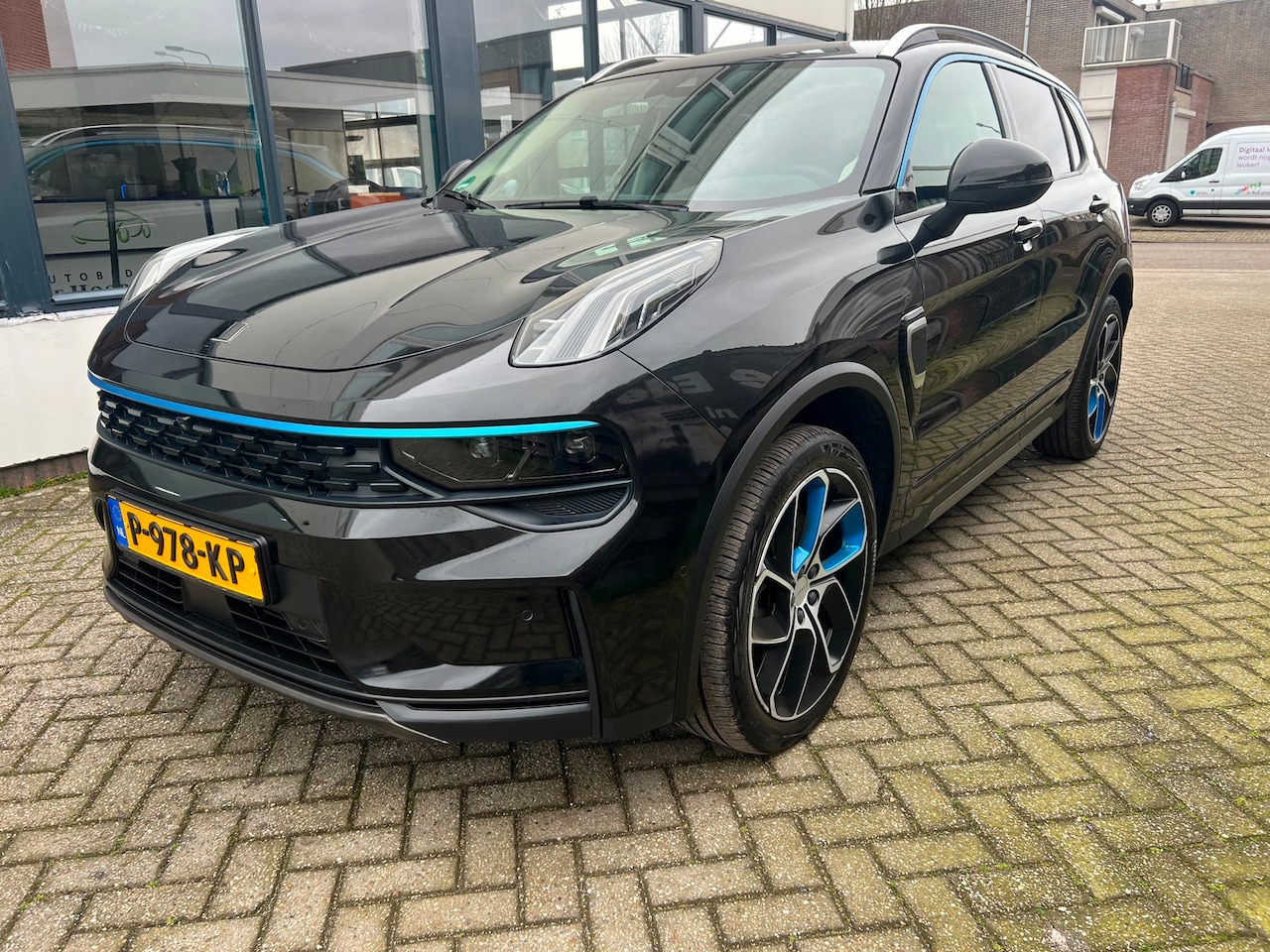 Lynk & Co 01 - 1.5 360 camera apple carplay key less panoramadak - AutoWereld.nl