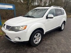 Mitsubishi Outlander - 2.4 Intro Edition 2WD | Airco | Parkeersensoren achter