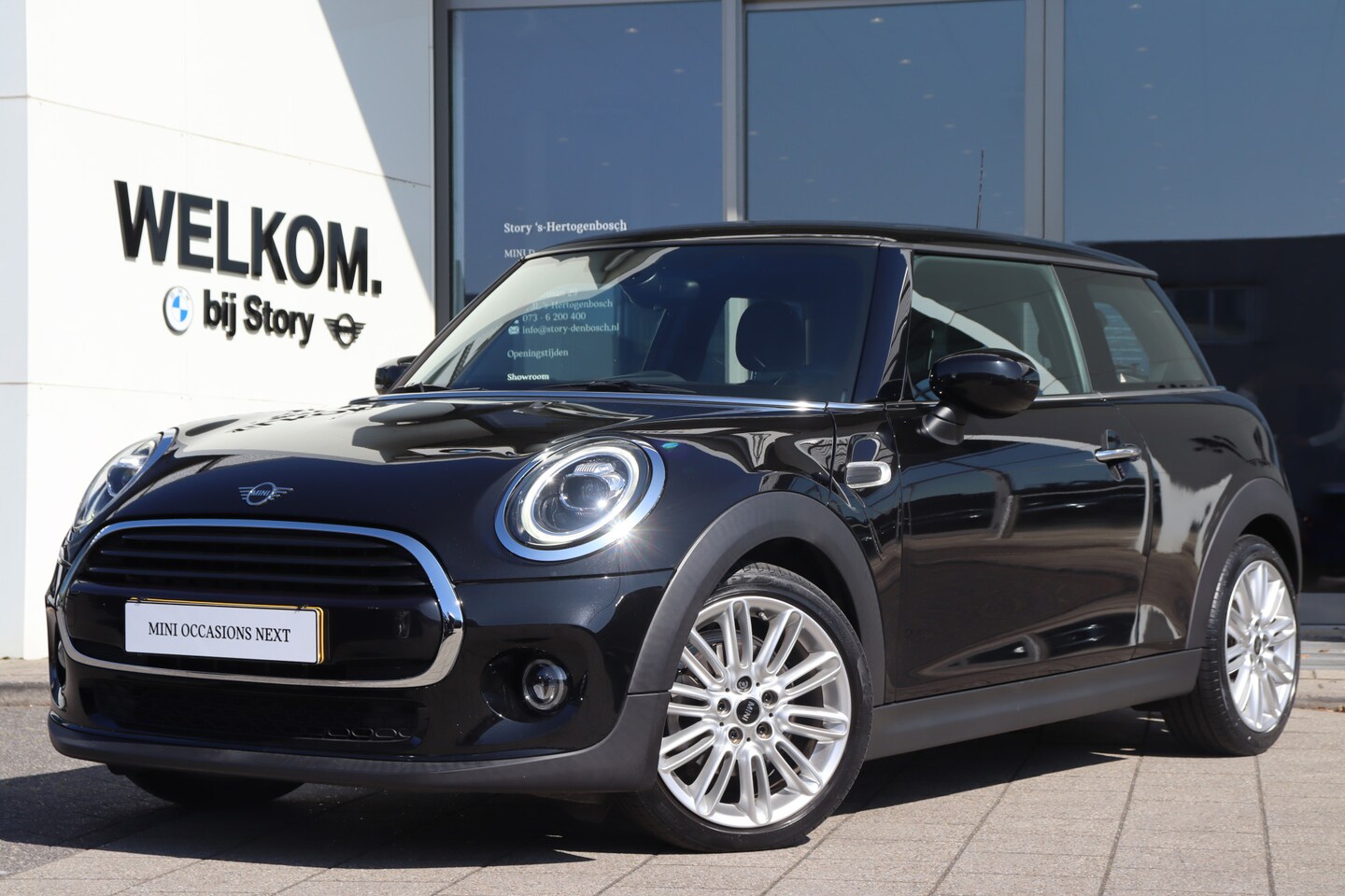 MINI Cooper - Hatchback / Comfort Access / LED / Cruise Control / Navigatie / Multifunctioneel stuurwiel - AutoWereld.nl