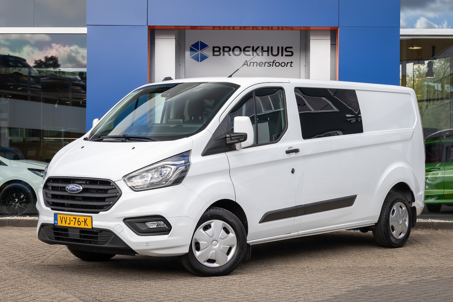 Ford Transit Custom - 300 2.0 TDCI L2H1DC Trend | Cruise control adaptief | Camera | Apple Carplay/Android Auto - AutoWereld.nl