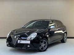 Alfa Romeo Giulietta - 1.4 T Distinctive, 120Pk, 2014, 1ste eigenaar, Parkeersensoren, Climate control, Cruise co