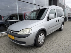 Opel Combo Tour - 2+1 Rolstoelauto 1.6 Comfort (Mooie ruime rolstoelauto voor een kleine prijs)