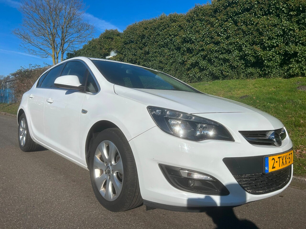 Opel Astra - 1.6 CDTi Business + Navi - Clima - Cruise - PDC - AutoWereld.nl