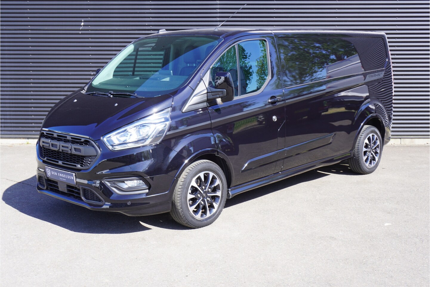 Ford Transit Custom - 320 170pk Automaat L2H1 Sport Raptor Trekhaak Apple Carplay Camera 3-zits Crusie control S - AutoWereld.nl