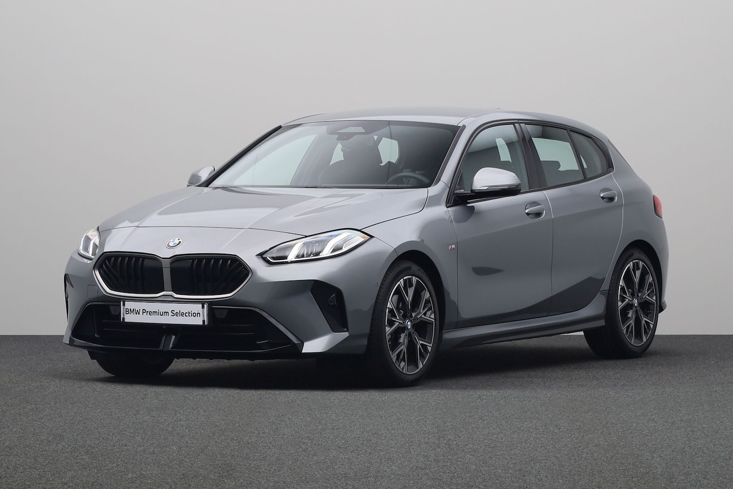BMW 1-serie - 120 M Sport Pakket | Achteruitrijcamera | Park Distance Control voor/achter (PDC) | Driv - AutoWereld.nl