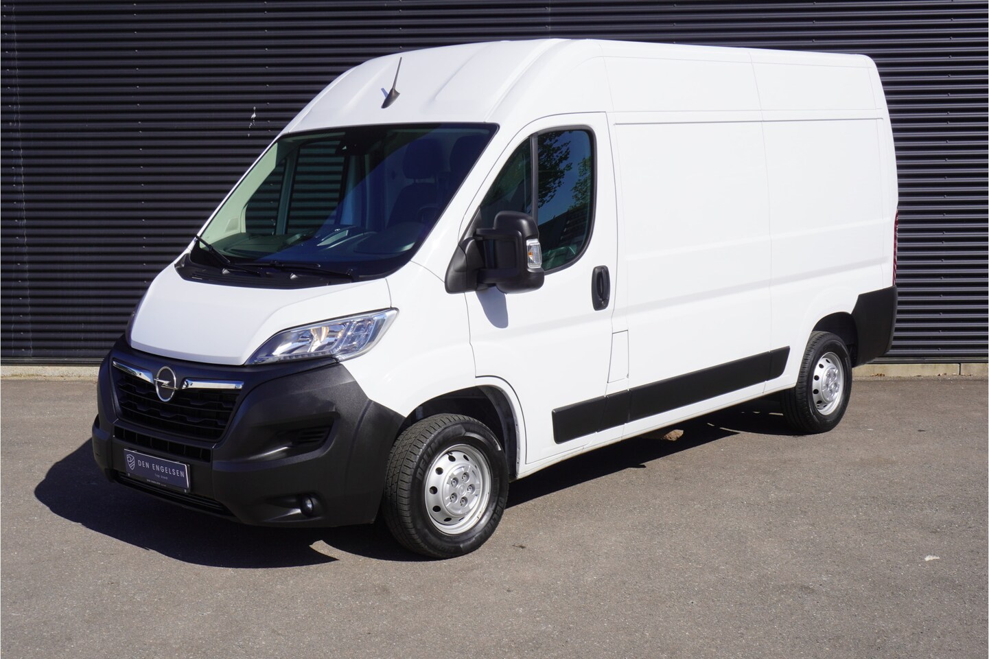 Opel Movano - 120pk L2H2 Navigatie Camera Cruise control Apple Carplay Climate control - AutoWereld.nl