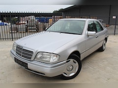 Mercedes-Benz C-klasse - 180 Elegance ORIGINELE AUTO Complete Historie voorhanden