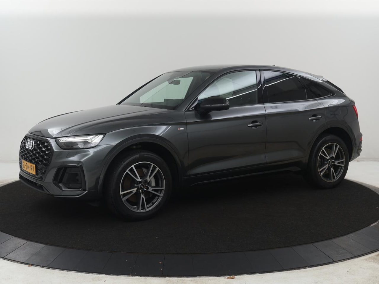 Audi Q5 Sportback - 55 TFSI e S edition | SOH 98,6 % | Achteruitrij camera | Adaptieve cruise controle | 3 zon - AutoWereld.nl