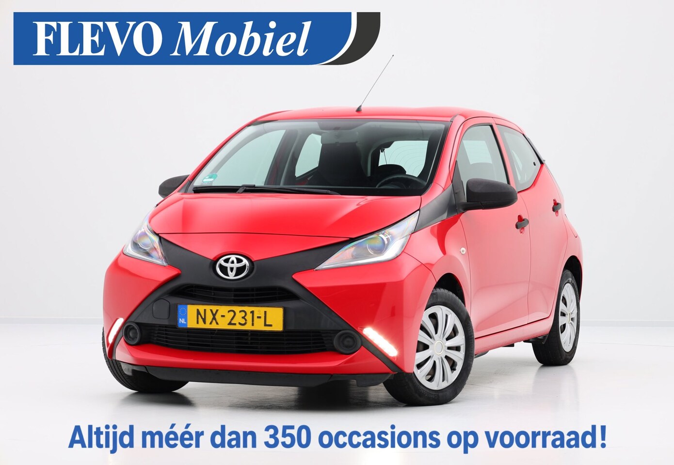 Toyota Aygo - 1.0 VVT-i x-now 5-drs *45.000km!* Airco|LED dagrij - AutoWereld.nl