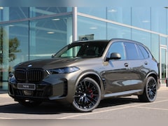 BMW X5 - xDrive50e M Sport Automaat / Panoramadak / Trekhaak / Massagefunctie / Soft-Close / Comfor