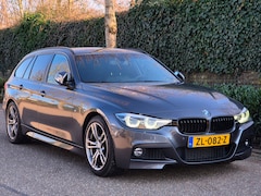 BMW 3-serie Touring - M Sport F31 6WB Apple CarPlay Shadowline 360* Camera Lm velgen Breedset NAP NL M Sport Cor