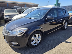 Kia Cee'd Sporty Wagon - 1.4 CVVT Seven Bj.2011 Full options leuke en goed rijdende auto ZÓ MEENEMEN