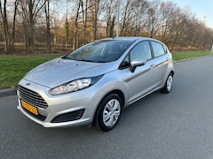 Ford Fiesta - 1.0 Style Navi, Airco, Trekhaak jaar apk