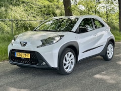 Toyota Aygo X - 1.0 VVT-i S-CVT Play | Automaat | Airco | Apple Carplay & Android auto | Achteruitrijcamer