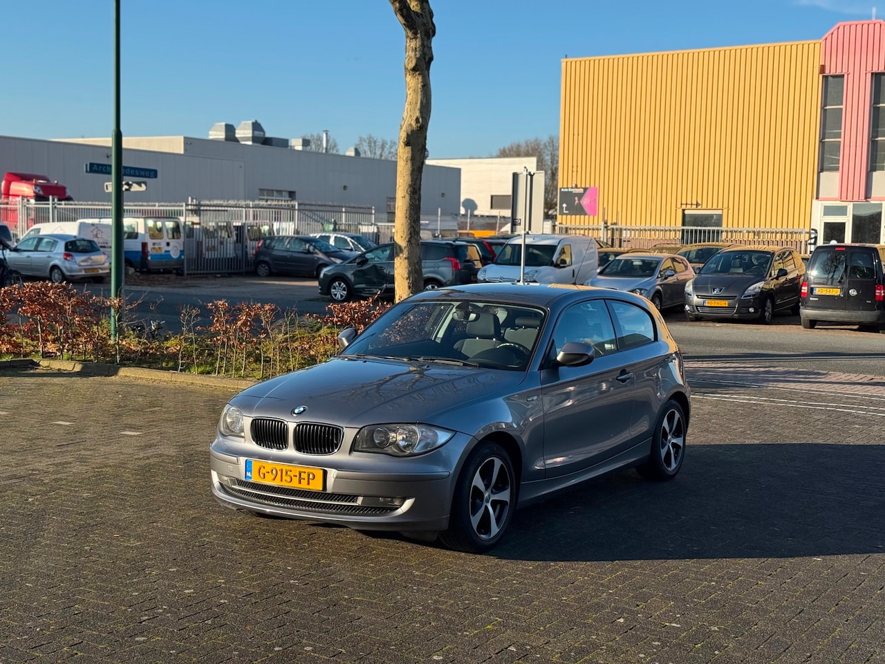 BMW 1-serie - 116i EfficientDynamics CLIMA/STOEL VERWARMING/LM-VELGEN! - AutoWereld.nl