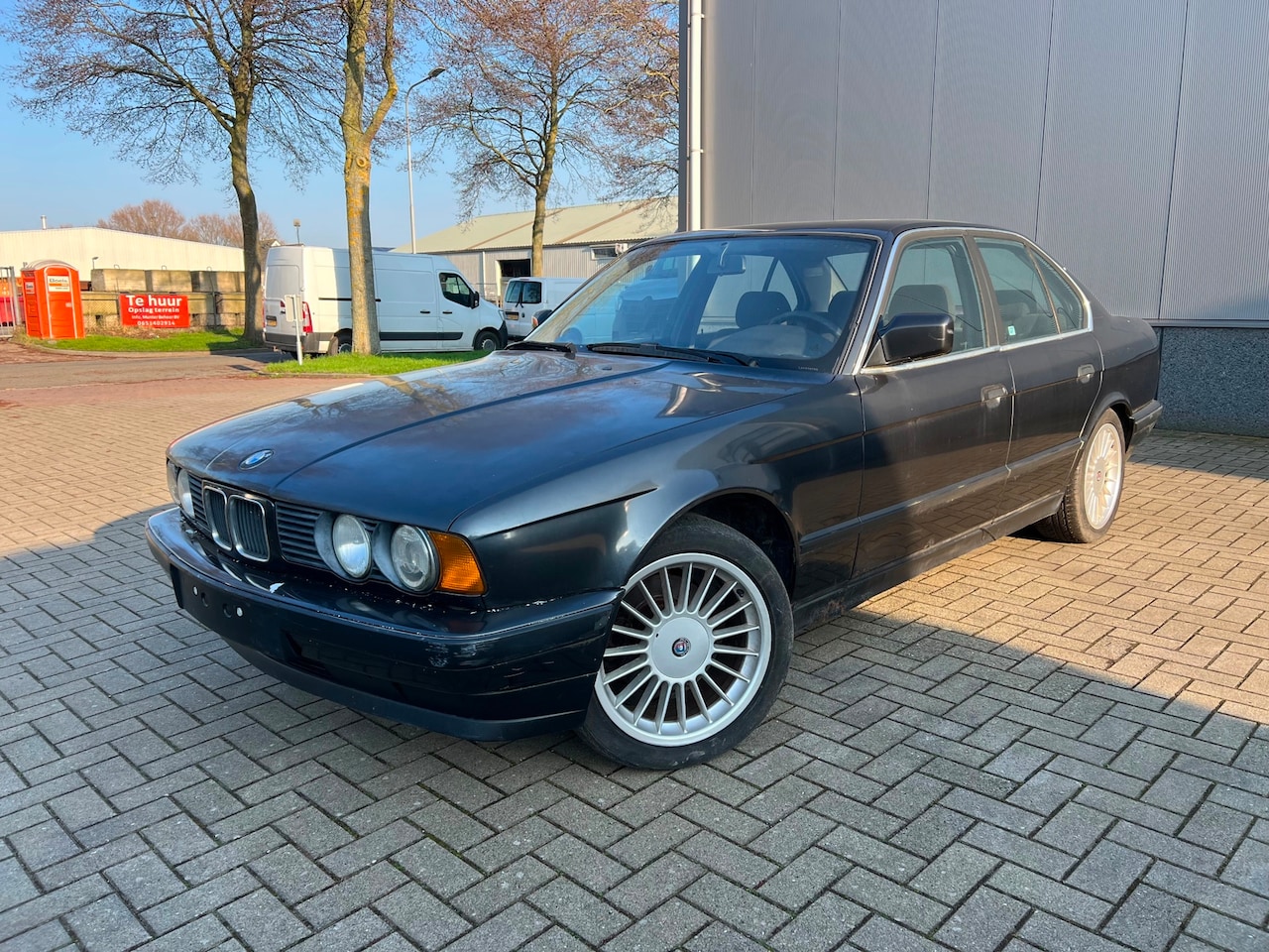 BMW 5-serie - 520i 6 cilinder 190.000KM - AutoWereld.nl