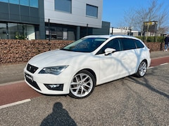 SEAT Leon ST - 1.4 EcoTSI FR Connect Cruise/Climate-Control Bluetooth Parkeersensoren-Voor/Achter Stuur/S