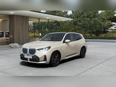 BMW X3 - 30e xDrive M Sport Automaat / Panoramadak / Trekhaak / Sportstoelen / Adaptieve LED / Park