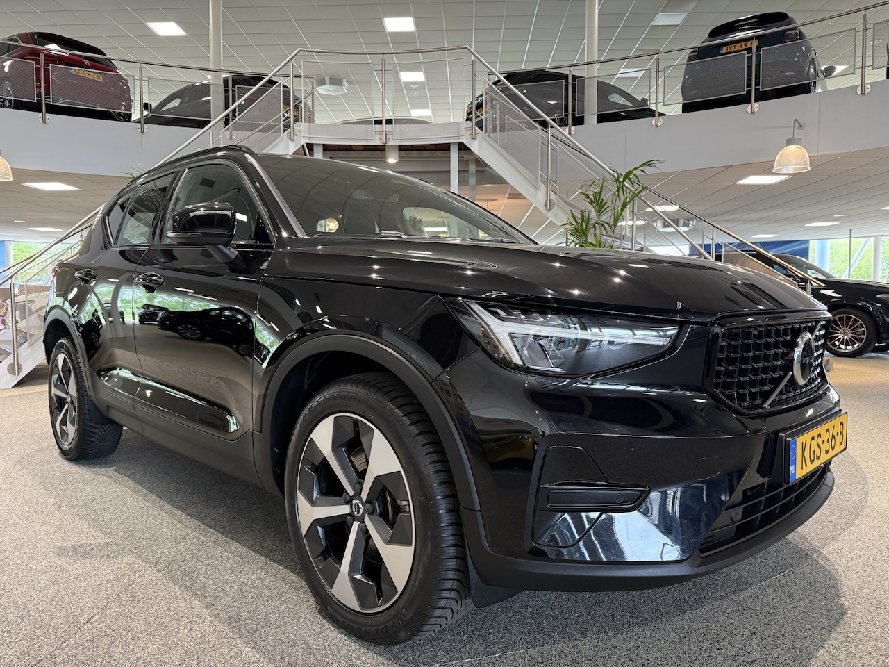 Volvo XC40 - 2.0 B3 Plus Dark 2.0 B3 Plus Dark, Facelift, 19inch, Harman/Kardon, Memory - AutoWereld.nl