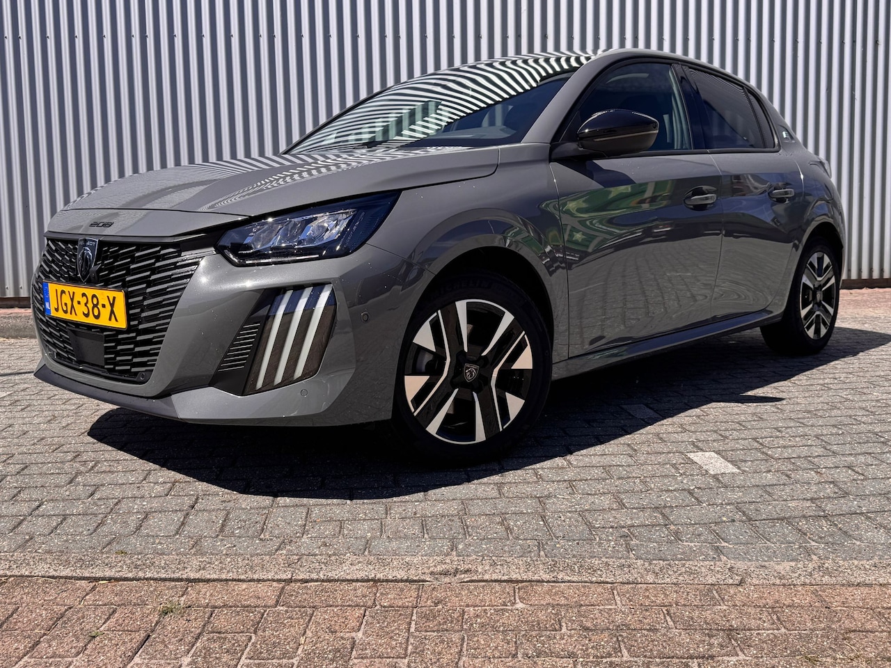 Peugeot e-208 - EV Allure Avantage 51 kWh | Demodeal | Camera Voor/Achter | Navigatie | Apple Carplay / An - AutoWereld.nl