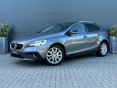 Volvo V40 Cross Country - 1.5 T3 Polar+ Luxury | Panoramadak | Harman/Kardon | Camera | Keyless |