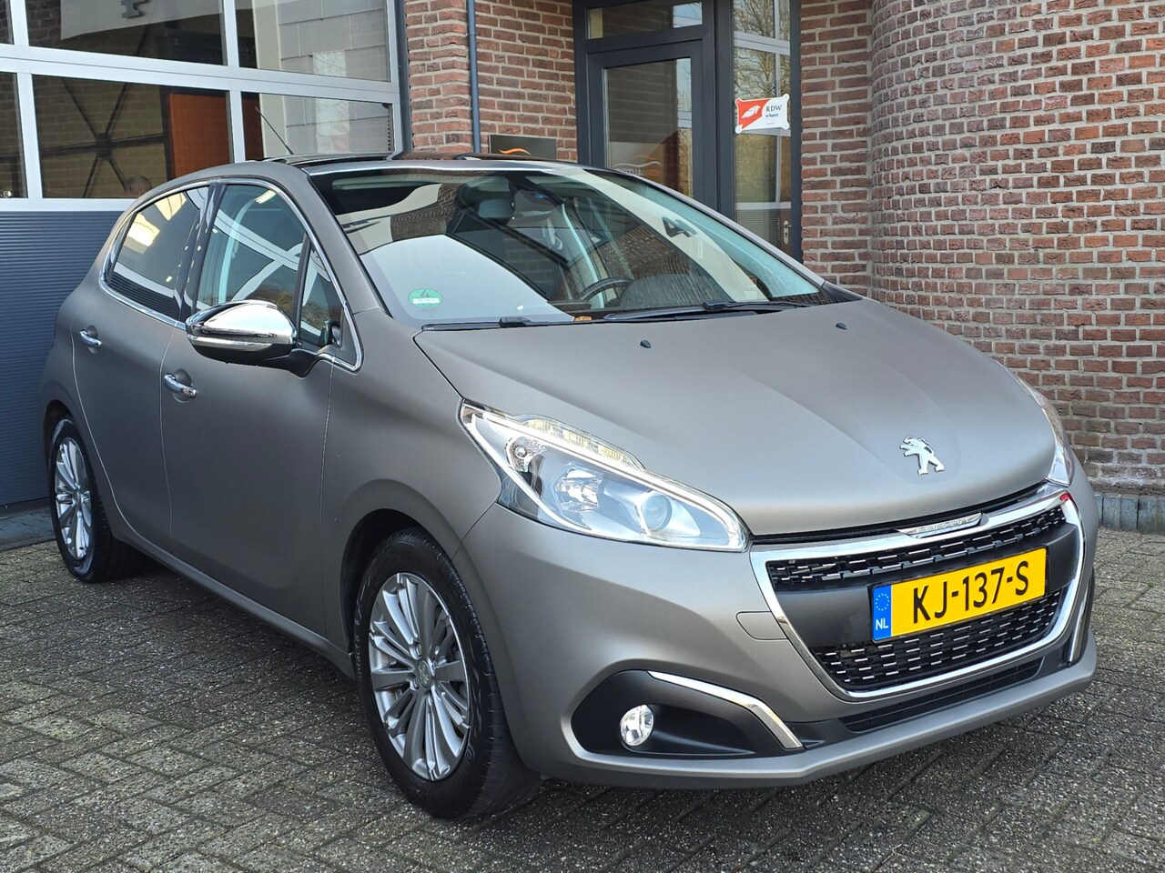 Peugeot 208 - 1.2 PureTech Allure Pano |Camera |Led |Nap - AutoWereld.nl