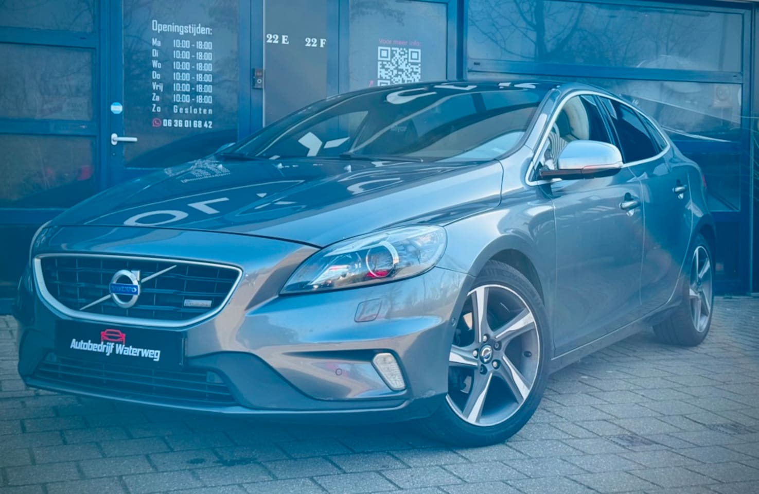 Volvo V40 - 1.6 D2 R-Design N.A.P|Pano|Camera| - AutoWereld.nl