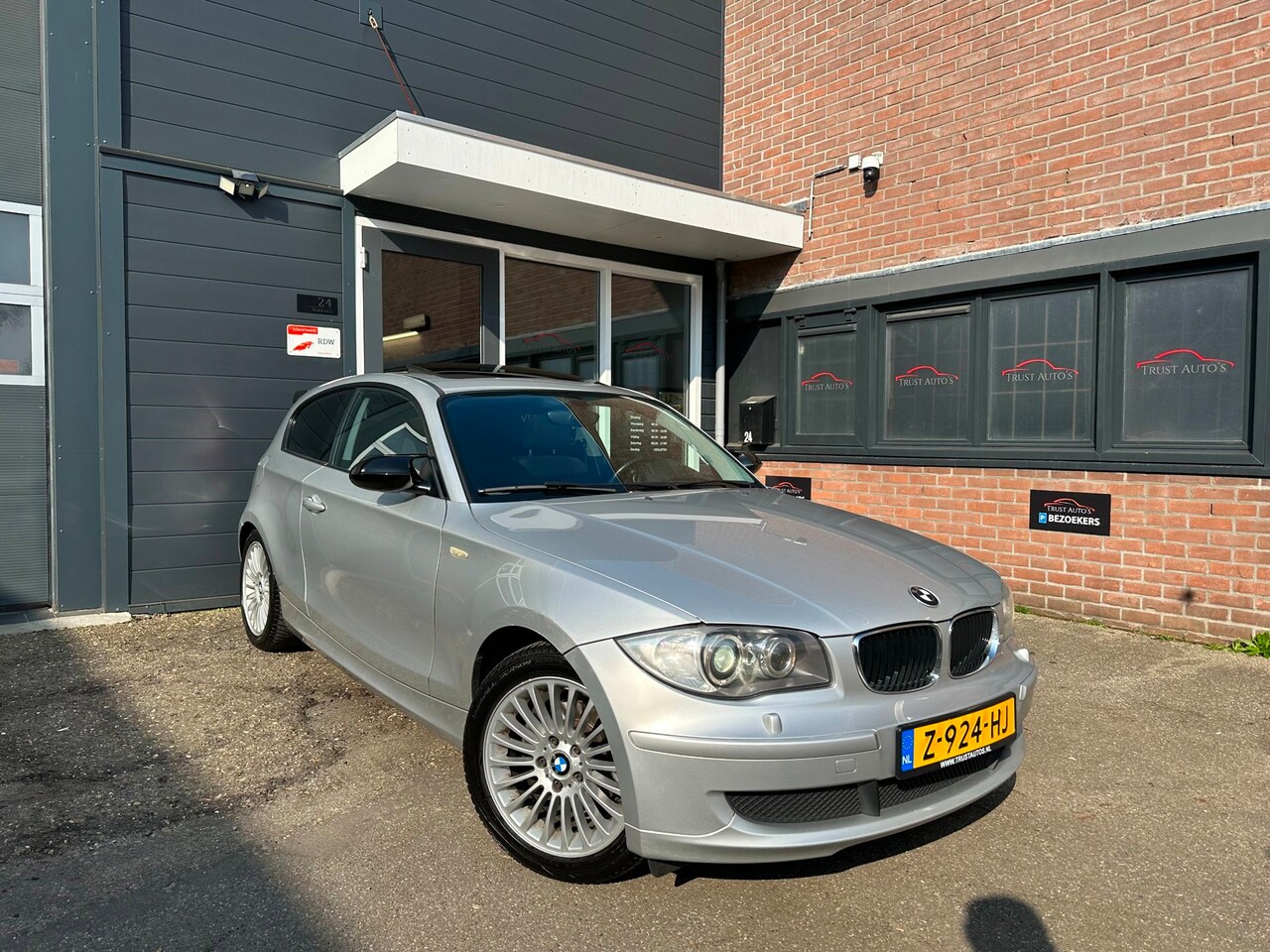 BMW 1-serie - 118i|Automaat|Schuifdak|Pdc|xenon|Stoelv.warming - AutoWereld.nl