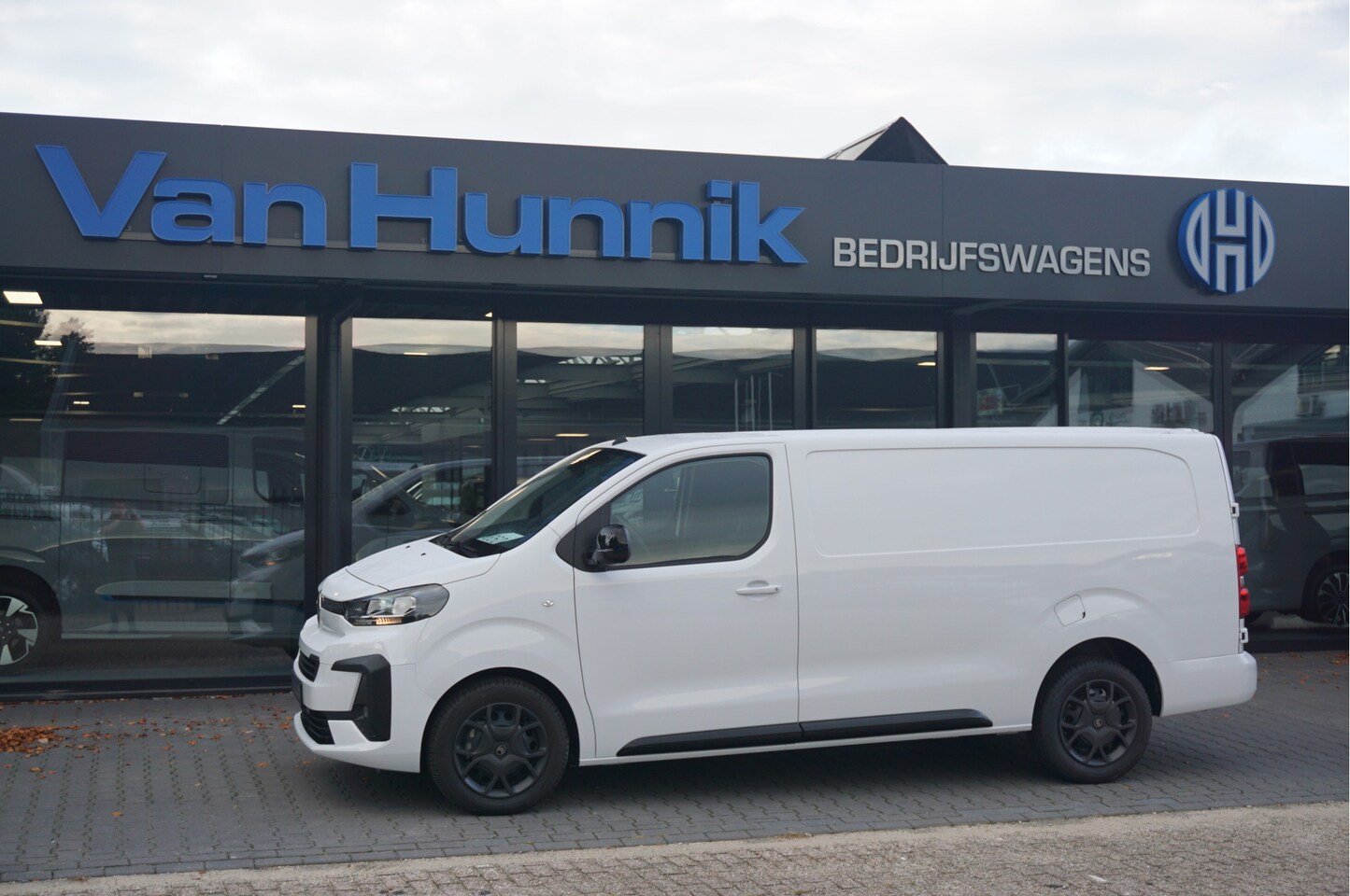 Citroën Jumpy - 2.0D 180PK Automaat L3H1 BPM VRIJ!! Navi, Cam, Betimmering, Trekhaak!! Nr. 650 - AutoWereld.nl